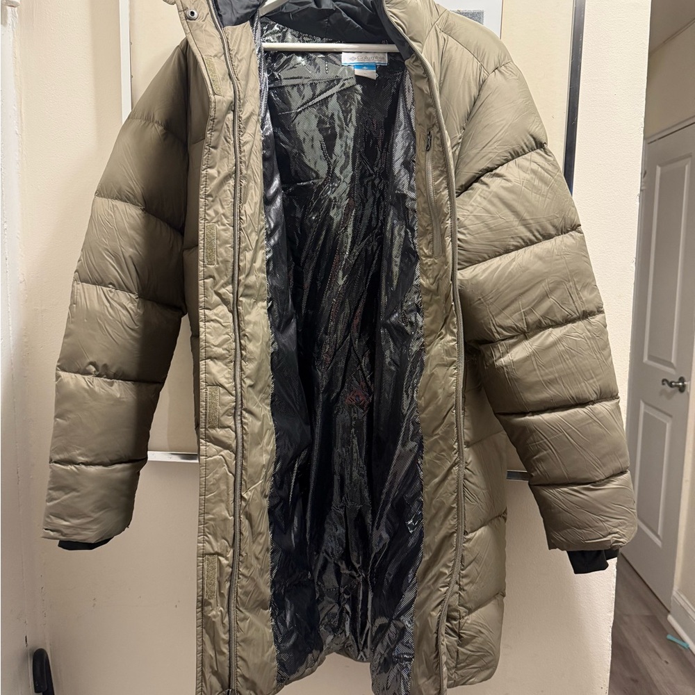 NWT Women’s Olive Puffer Jacket - Picture 2 of 4